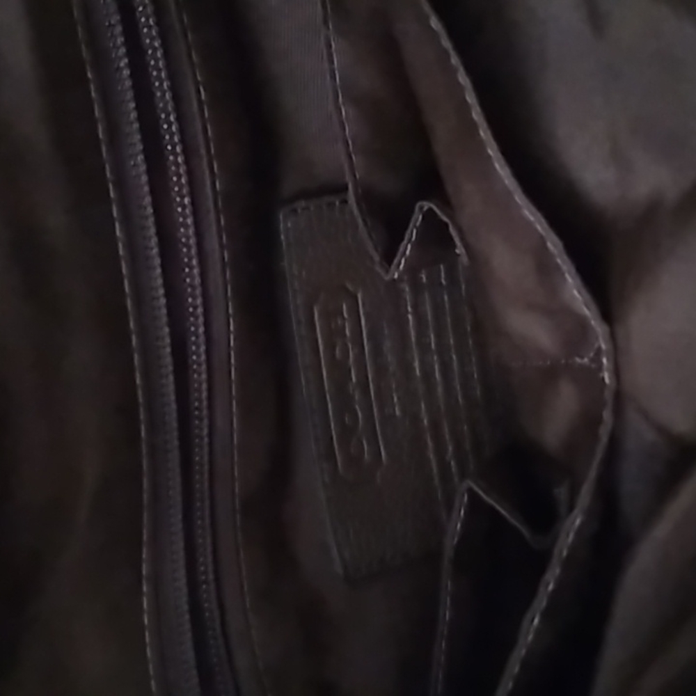 SADDLE  BAG  STYLE   COACH. - Picture 12 of 12